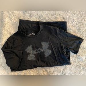 Black under armour shirt